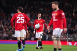 MU thua sốc sau 24 ngày nghỉ: Carrick mắc 2 sai lầm nghiêm trọng