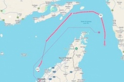 Tàu dầu đầu tiên vượt qua eo biển Hormuz sau lệnh phong tỏa của Mỹ