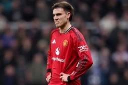 Tin mới nhất bóng đá chiều 14/4: Đội Ngoại hạng Anh quan tâm "báo thủ" Ugarte của MU