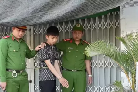 Rủ bạn đi mua dâm người chuyển giới rồi sát hại, cướp vàng