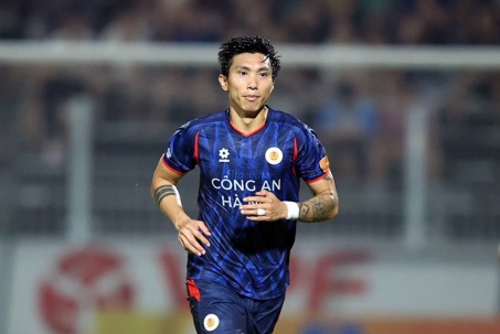 Chuỗi ngày sóng gió của Văn Hậu: Lập siêu phẩm giữa sân, lùm xùm ghẹo gái lạ & án treo giò