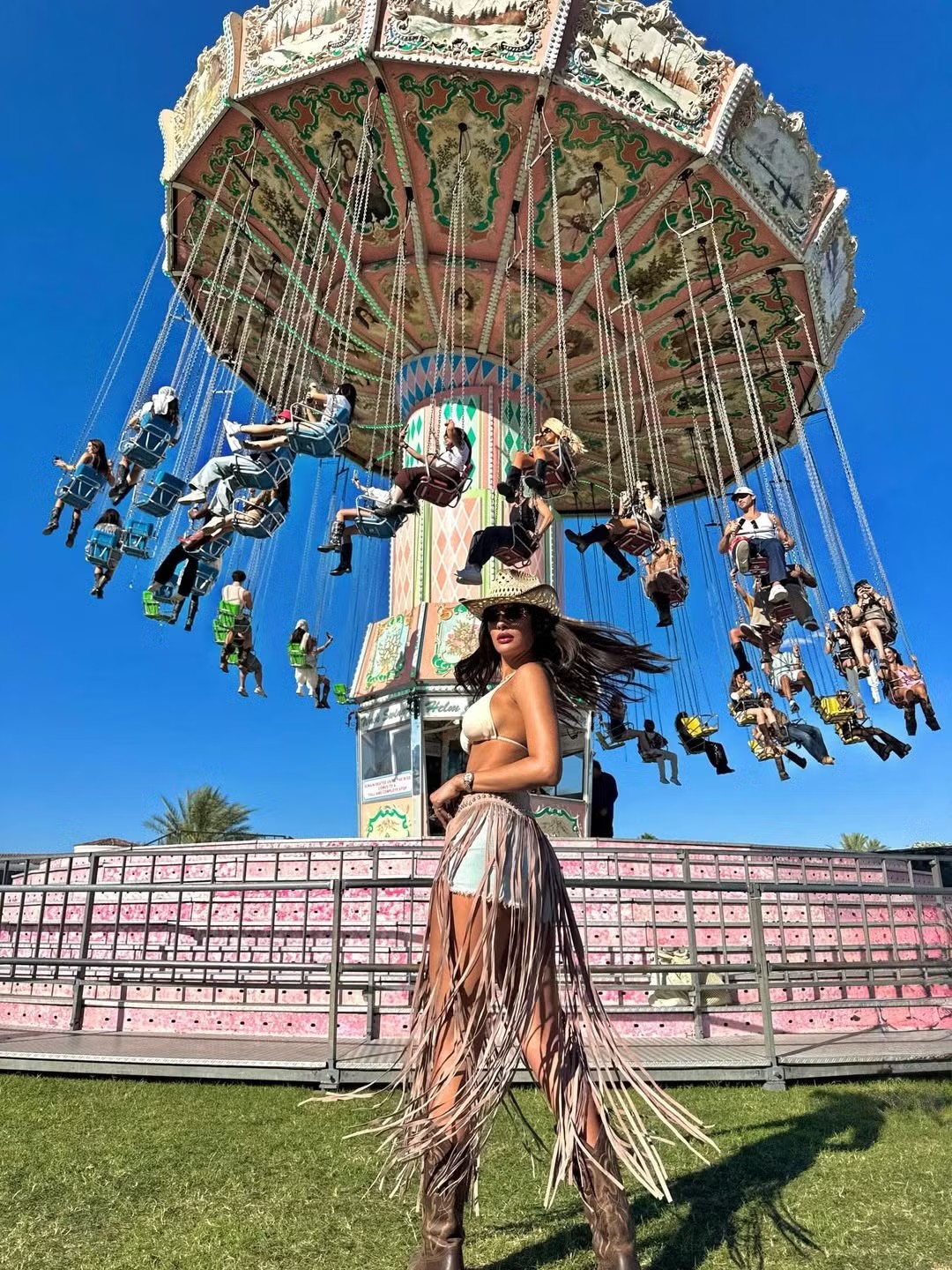 Sheynnis Palacios diện loạt trang phục táo bạo khi tham dự lễ hội âm nhạc Coachella.