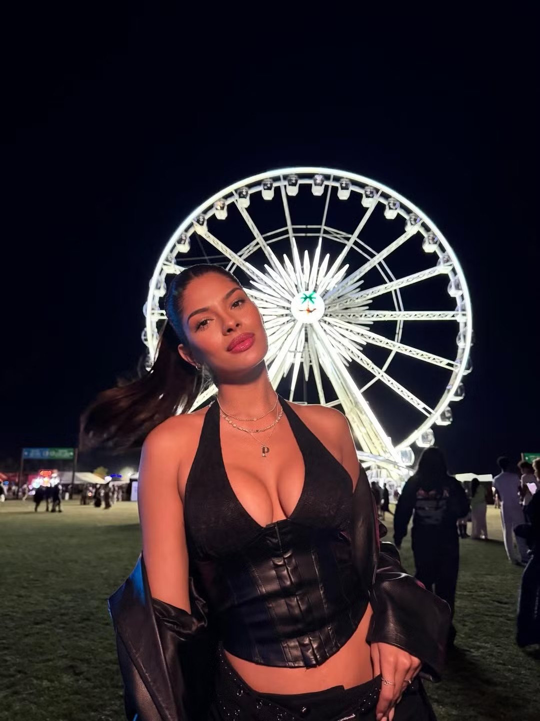 Sheynnis Palacios diện loạt trang phục táo bạo khi tham dự lễ hội âm nhạc Coachella.