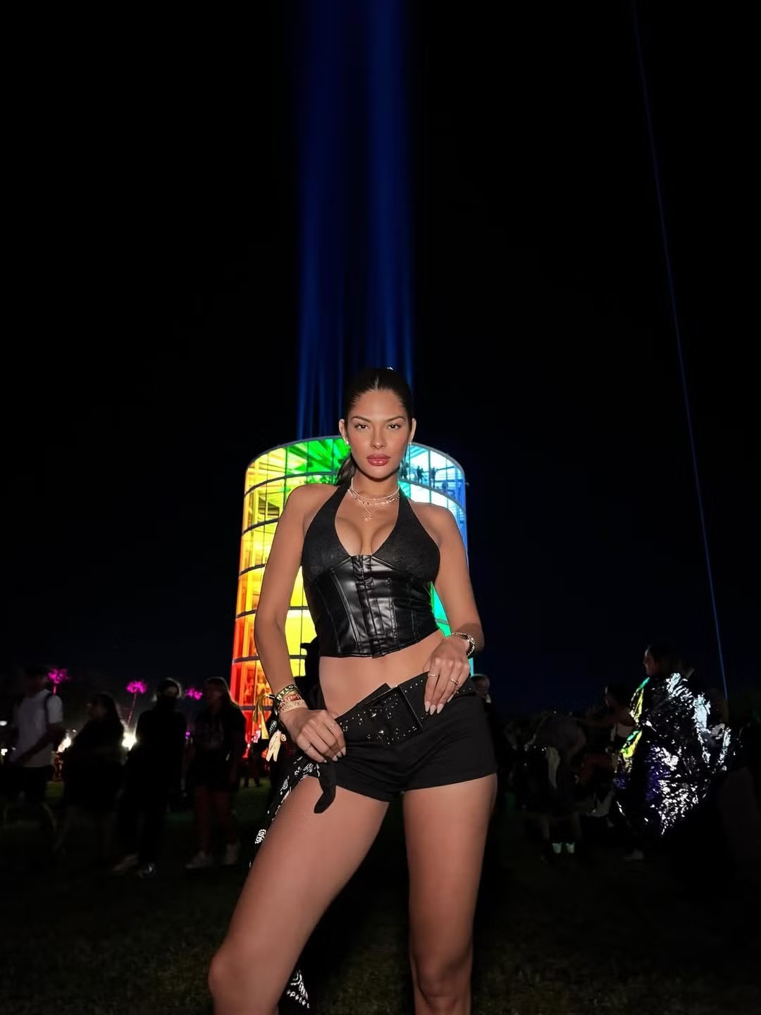 Sheynnis Palacios diện loạt trang phục táo bạo khi tham dự lễ hội âm nhạc Coachella.