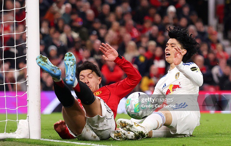 Martinez có pha cứu thua không tưởng không khác gì một bàn thắng