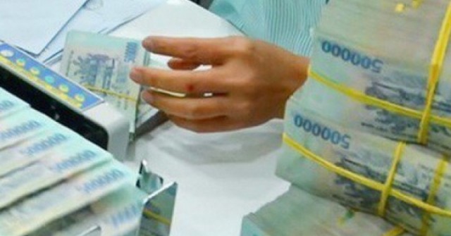 Ngân hàng đồng loạt giảm lãi suất, áp lực thanh khoản hạ nhiệt