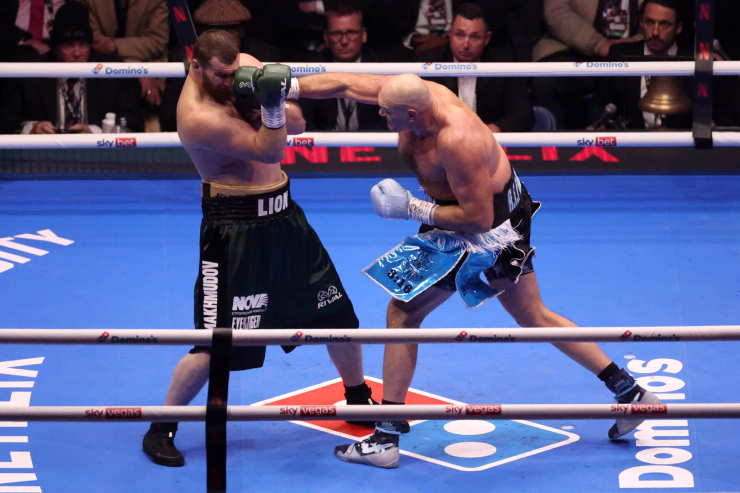 Fury (bên phải) vừa có chiến thắng trước&nbsp;Makhmudov (bên trái) vào cuối tuần qua