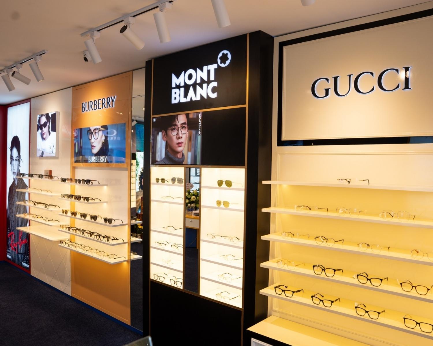 Bước vào không gian của hệ thống, người tiêu dùng sẽ được trải nghiệm các bộ sưu tập đồ sộ được tuyển chọn khắt khe