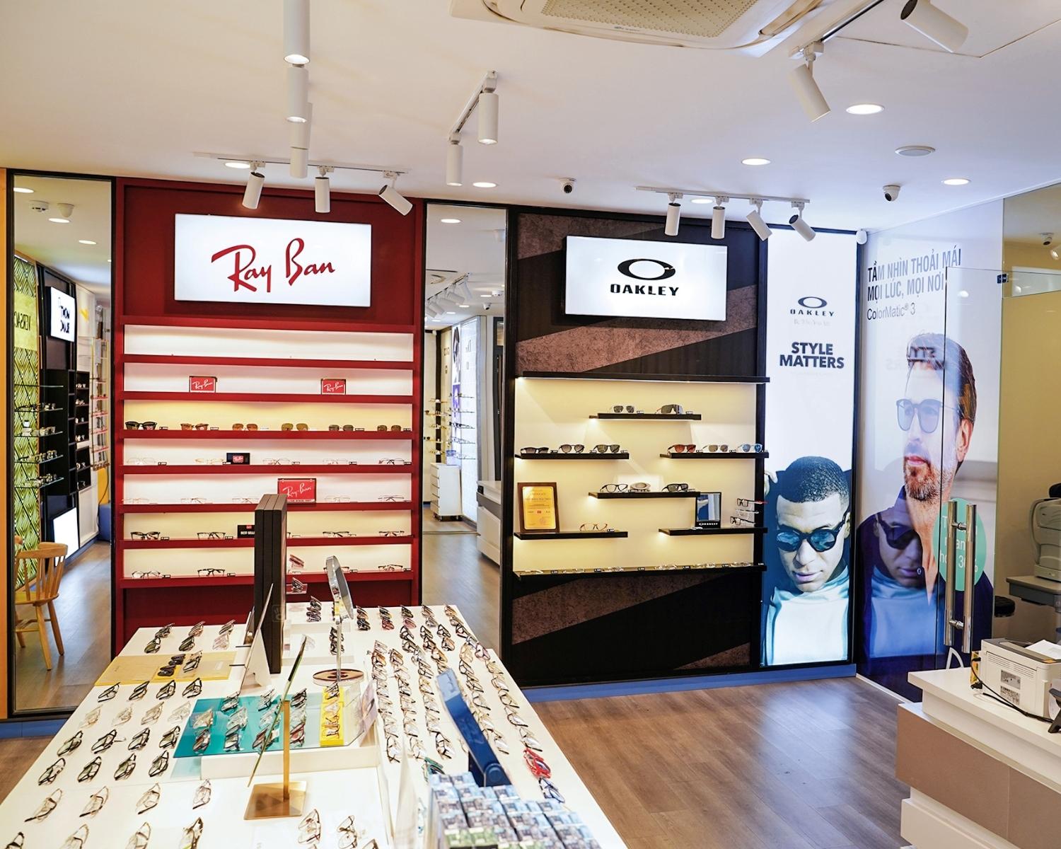 Sự chỉn chu của Kính Hải Triều còn được thể hiện qua không gian mua sắm