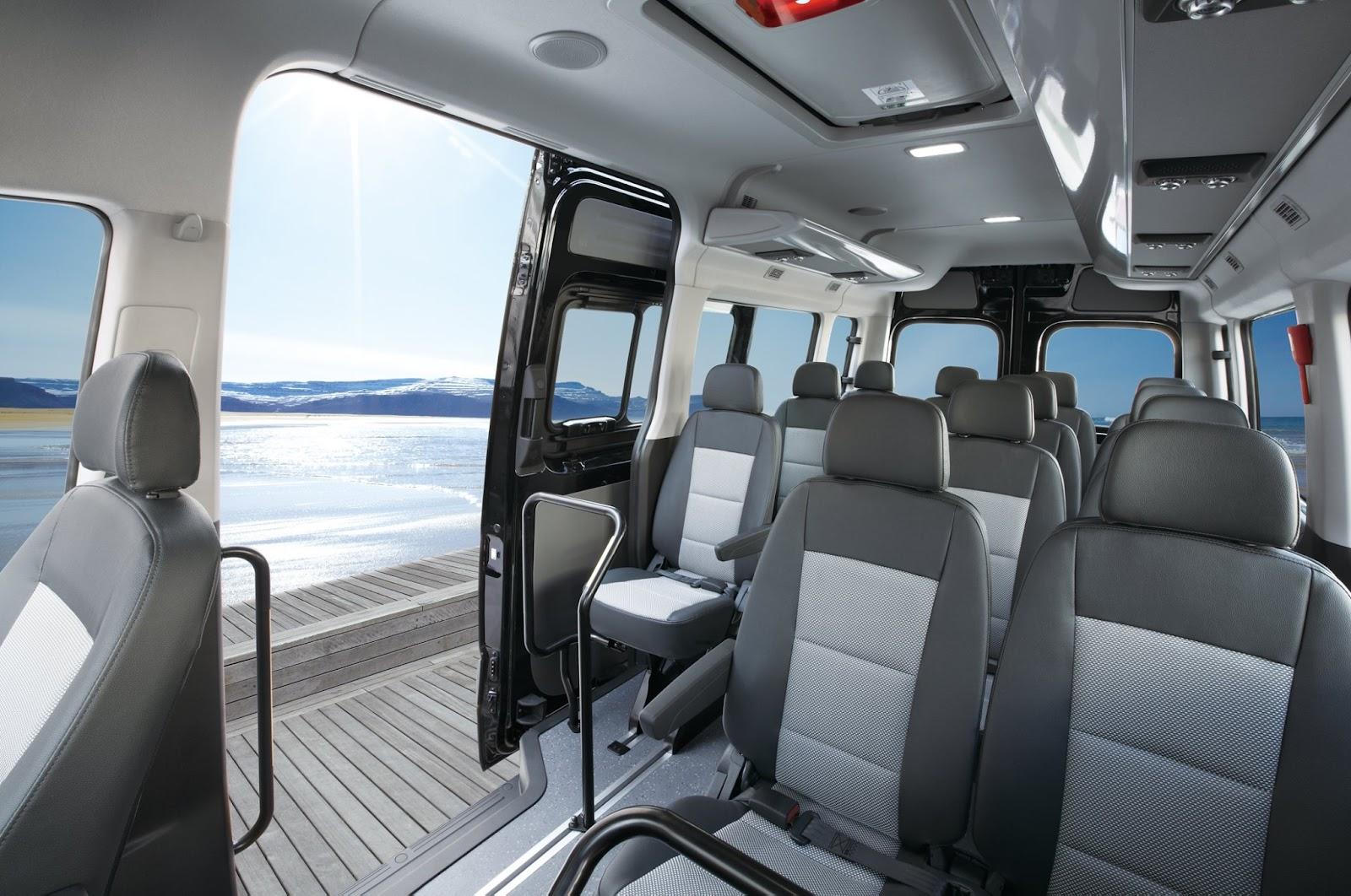 Khoang hành khách rộng, trần cao, đáp ứng tốt nhu cầu vận chuyển hành khách và hành lý. Ảnh: Hyundai Thành Công Thương Mại