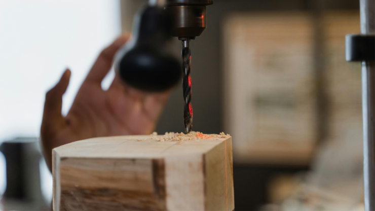 Chế tạo thành công gỗ kỹ thuật phát điện không cần nắng.