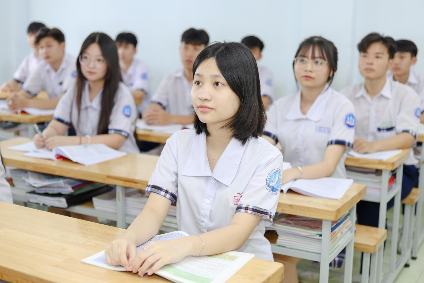 Học sinh Trường THCS và THPT Trần Cao Vân trong giờ học.