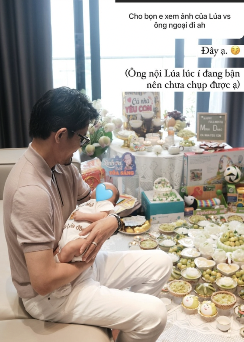 Lần gần nhất, bố vợ Đoàn văn Hậu công khai xuất hiện là vào dịp sinh nhật 1 tuổi của cháu trai hồi tháng 5/2025. Trước đó, một khoảnh khắc khác là khi Doãn Hải My và Đoàn Văn Hậu tổ chức tiệc đầy tháng cho con trai vào tháng 6/2024.