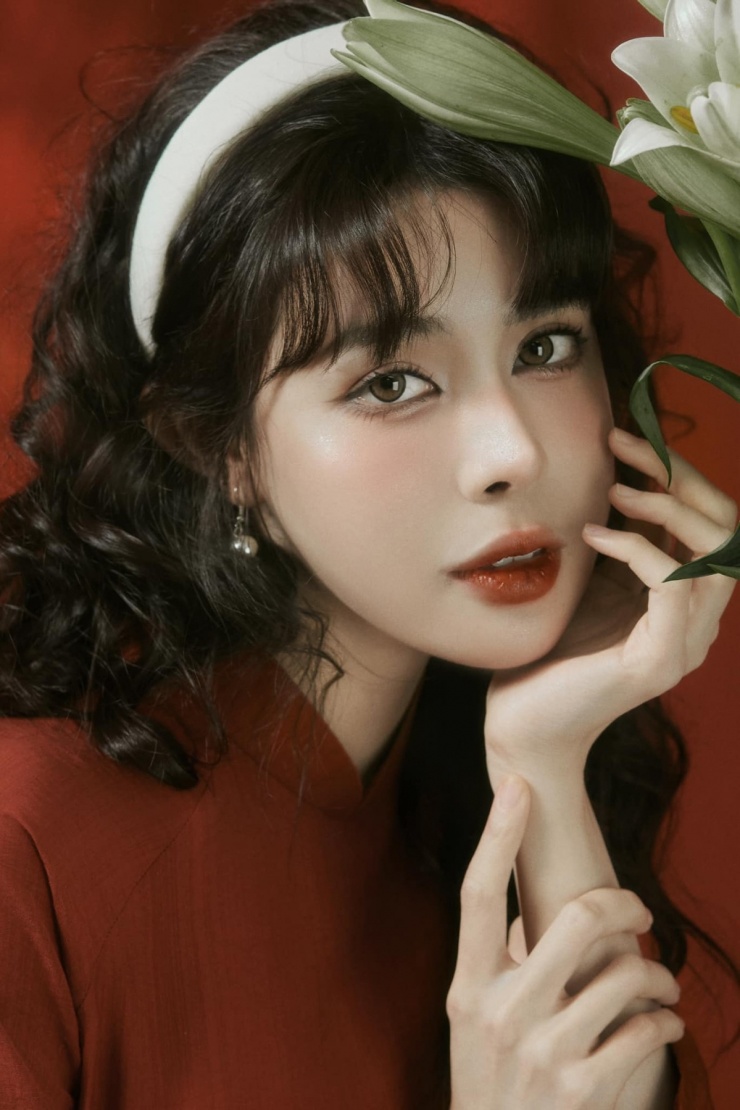 Váy áo tôn đường cong của bạn gái hậu vệ Vũ Văn Thanh - 6