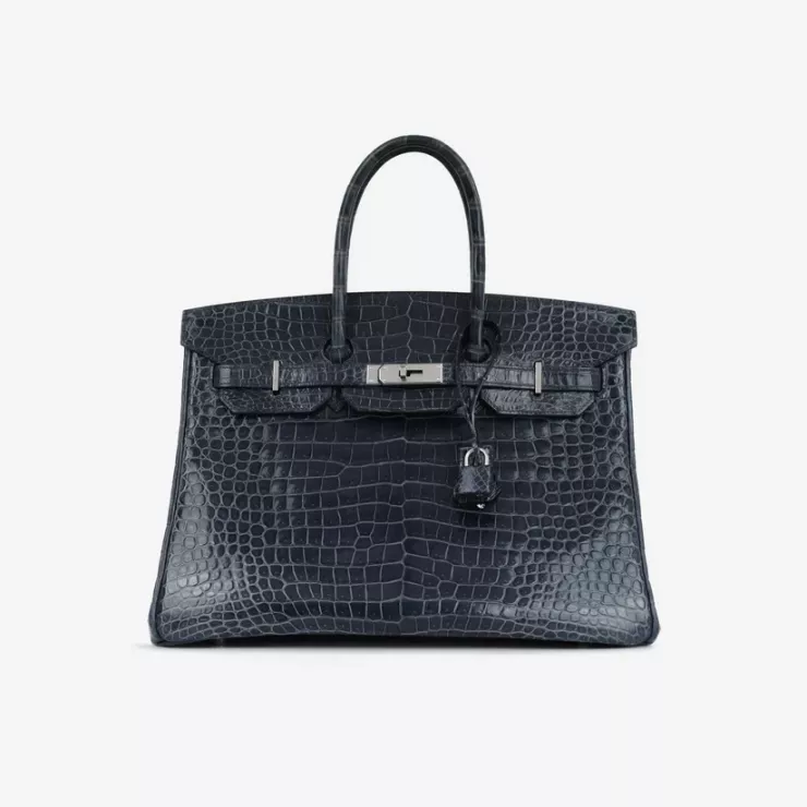 Tiên Nguyễn diện set đồ gần 3 tỷ đồng đi công tác Thụy Sĩ - 2