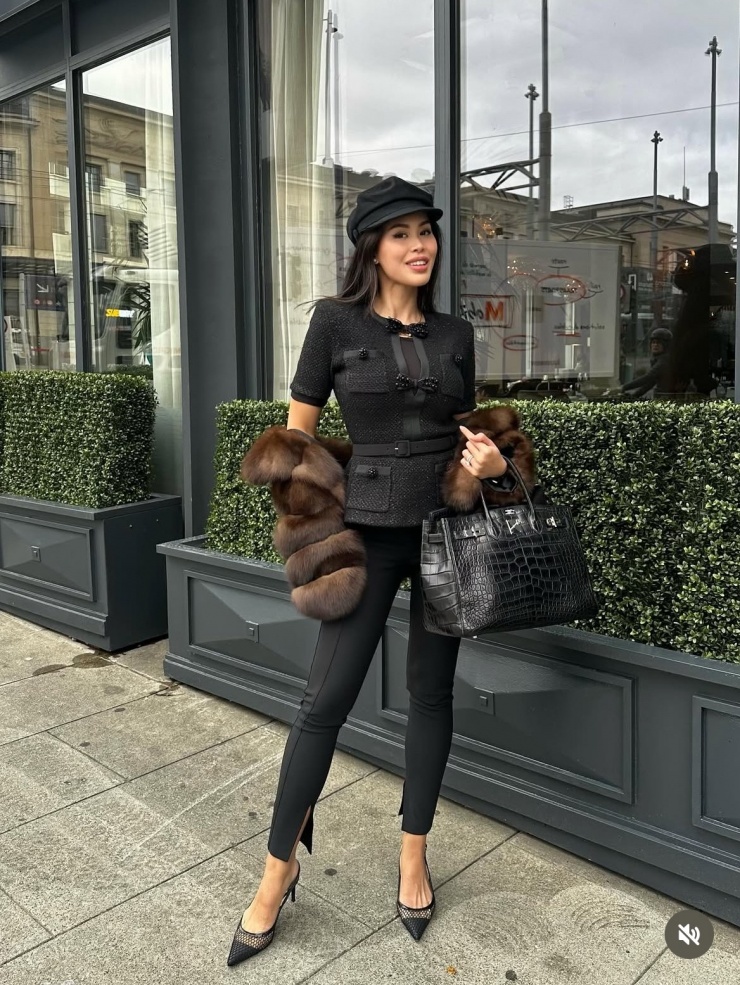 Tiên Nguyễn diện set đồ gần 3 tỷ đồng đi công tác Thụy Sĩ - 5