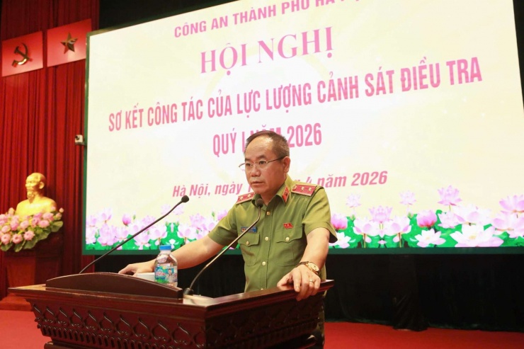 Trung tướng Nguyễn Thanh Tùng, Giám đốc Công an Hà Nội phát biểu tại hội nghị. Ảnh: CAHN.