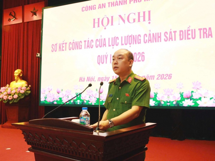 Đại tá Nguyễn Đức Long, Phó Giám đốc Công an TP Hà Nội phát biểu tại hội nghị. Ảnh: CAHN.