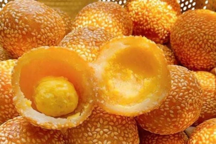 Mách bạn cách làm bánh rán lúc lắc giòn thơm vàng ruộm, nhìn đẹp, ăn mê