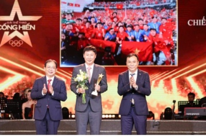 Đình Bắc và U22 Việt Nam được vinh danh ở Giải thưởng cống hiến lần thứ 20