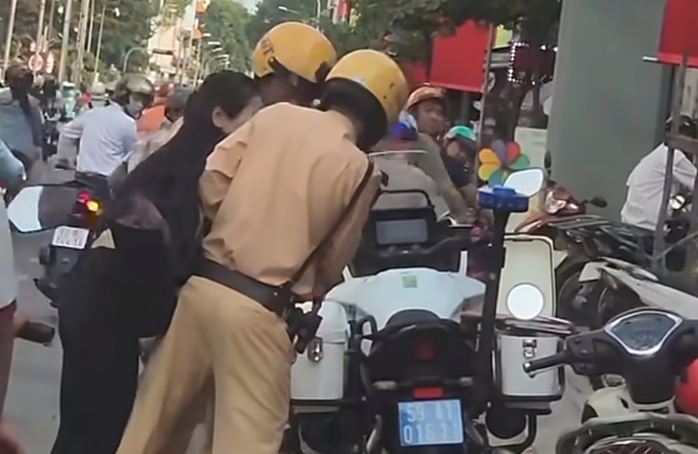 Hình ảnh từ clip mạng xã hội