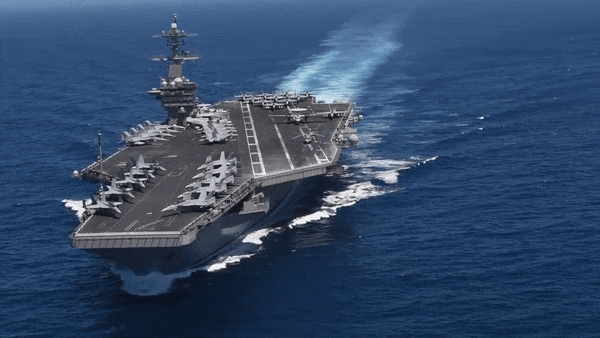 Cho đến sáng 14/4, các quan chức Mỹ xác nhận hải quân nước này đang duy trì khoảng 15 chiến hạm tại khu vực Trung Đông, ngay sau khi lệnh phong tỏa có hiệu lực từ ngày 13/4.