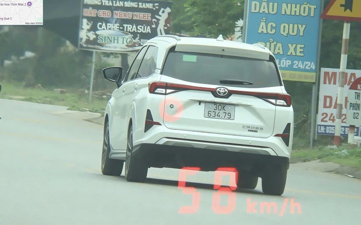 Xe ô tô chạy quá tốc độ trên Quốc lộ 17. (Ảnh: Công an Bắc Ninh)