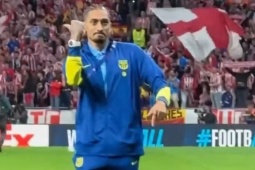 Tin mới nhất bóng đá sáng 15/4: Sao Barcelona "cà khịa" fan Atletico Madrid