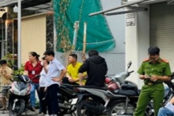 Vợ chết lặng khi thấy chồng tử vong trong phòng ngủ sau tin nhắn 'không thể tiếp tục sống'