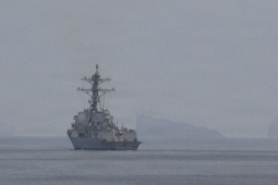 Hải quân Mỹ tuyên bố buộc 8 tàu chở dầu "liên quan Iran" phải quay đầu ở Hormuz