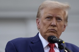 Ông Donald Trump ám chỉ đàm phán với Iran diễn ra trong 2 ngày tới