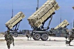 Đức, Anh tặng Ukraine "món quà kếch xù" giữa lúc ông Zelensky tiết lộ tình thế "ngàn cân treo sợi tóc"