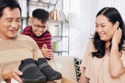 Gia đình có 3 dấu hiệu này dễ 'tán gia bại sản', con cái lớn lên khó ngẩng đầu