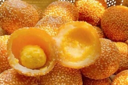 Mách bạn cách làm bánh rán lúc lắc giòn thơm vàng ruộm, nhìn đẹp, ăn mê