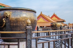 Giải mã 233 chum nước trong Tử Cấm Thành