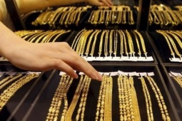 Chốt giá vàng hôm nay ngày 15/4 diễn biến rất lạ