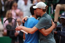 Nóng nhất thể thao trưa 15/4: Alcaraz thở phào vì không phải gặp Sinner ở Barcelona Open