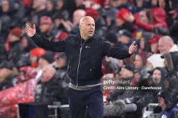 Tin mới nhất bóng đá sáng 15/4: HLV Slot bức xúc vì Liverpool mất phạt đền