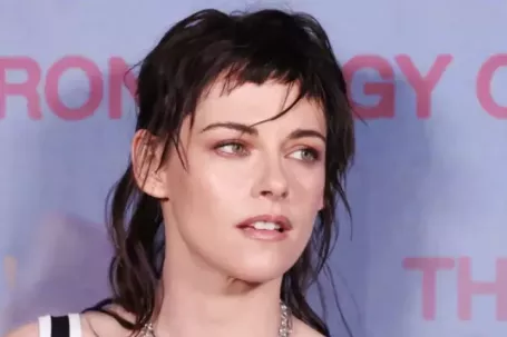 Hơn 1.000 nghệ sĩ phản đối thương vụ sáp nhập