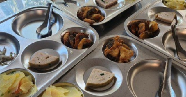 "Không ăn được thịt gà" và câu chuyện phải công khai định lượng từng khẩu phần ăn bán trú của học sinh