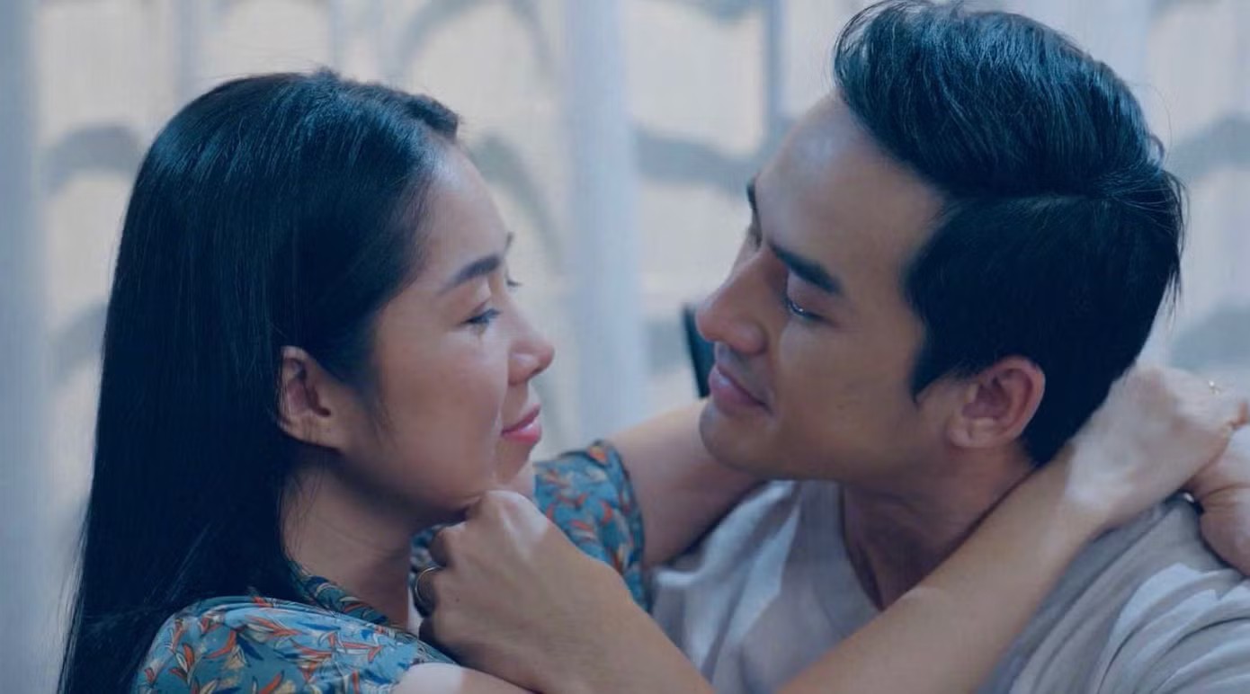 Bóng ma hạnh phúc của đạo diễn Nguyễn Dương phát sóng giữa tháng 3, khai thác đề tài gia đình trong bối cảnh xã hội hiện đại.