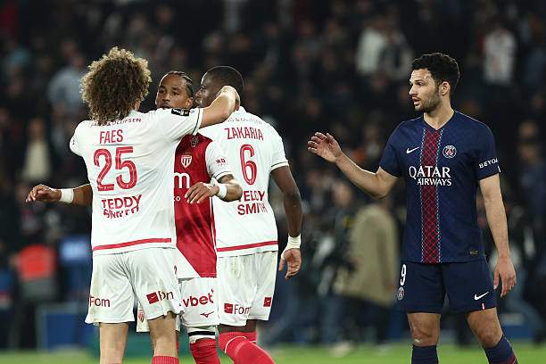 Monaco với đội hình 3-4-1-2 đã thắng 2, hòa 1 thua 1 trước PSG mùa này