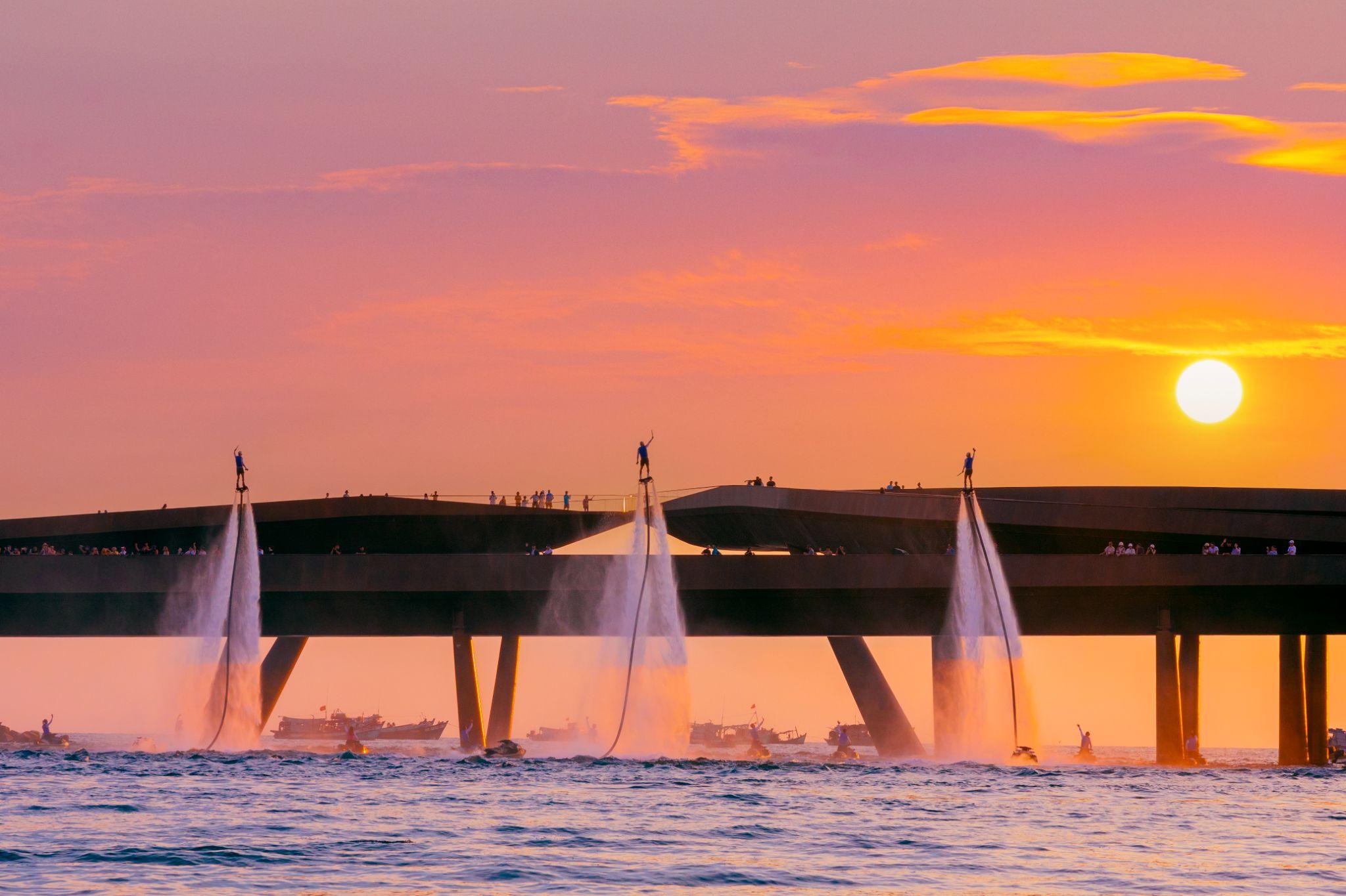 Cầu Hôn tại trung tâm Thị trấn Hoàng Hôn, Phú Quốc