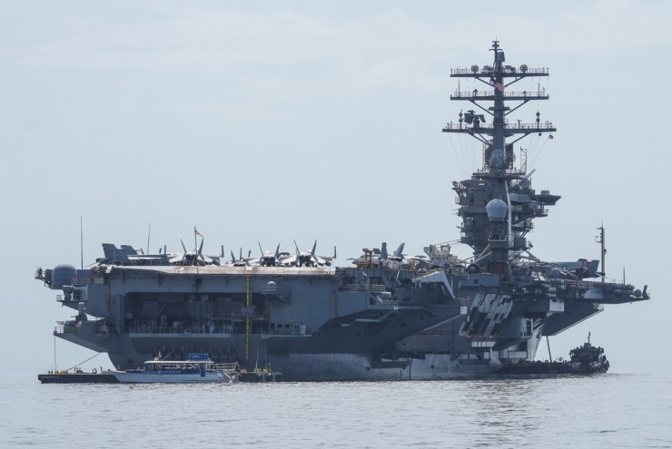 Infographic: Chi tiết các tàu chiến Mỹ bao vây quanh eo biển Hormuz