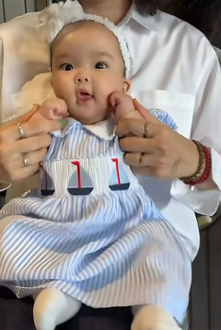 Phong cách 'búp bê' của con gái Ngô Thanh Vân - Huy Trần - 9