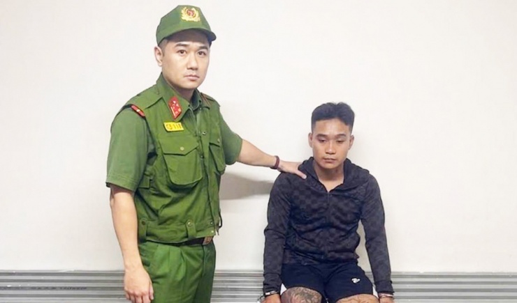 Đối tượng tại cơ quan công an