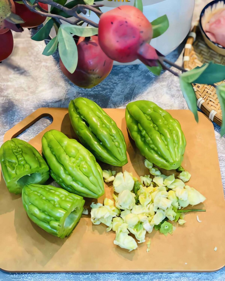 Loại quả đắng ngắt, giàu vitamin giúp thanh nhiệt, giải độc, làm món ăn này thơm ngon bổ dưỡng - 3