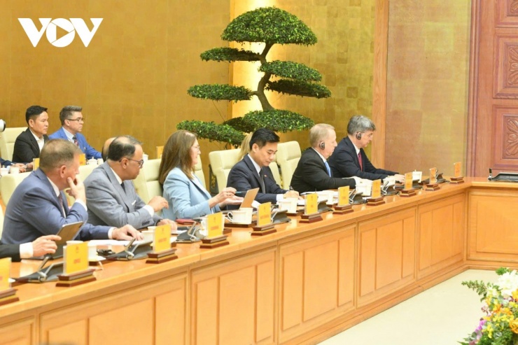 Đoàn doanh nghiệp Hoa Kỳ bày tỏ mong muốn Việt Nam tiếp tục cải cách, đơn giản hóa thủ tục hành chính, hài hòa hóa với thông lệ quốc tế; tiếp tục cải thiện môi trường đầu tư...