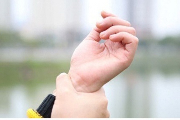 Bàn tay xuất hiện dấu hiệu này, coi chừng cơ thể đang kêu cứu lại ít được chú ý