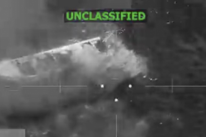 Quân đội Mỹ tấn công tàu lạ ở Thái Bình Dương, 3 người thiệt mạng